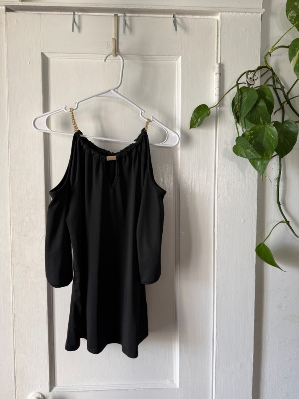 Black Cold-Shoulder blouse with Chain Straps size large